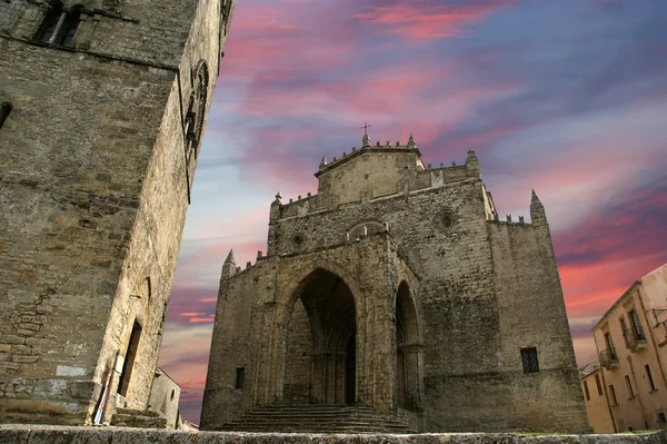 Chiesa cattolica medievale. Erice, Sicilia — Foto Stock