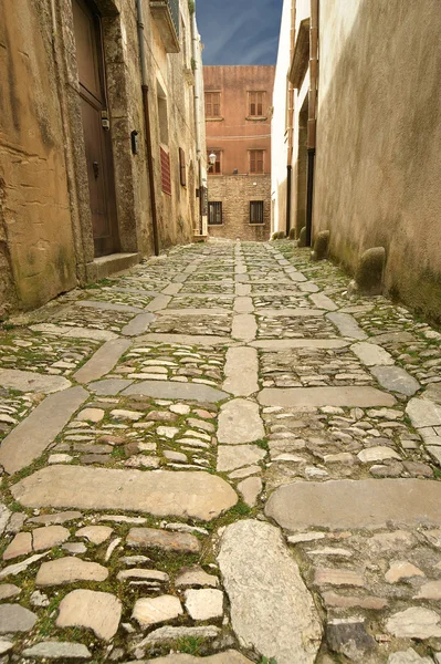 Az ősi utcák régi olasz stílusban. Erice, Szicília, Olaszország — Stock Fotó