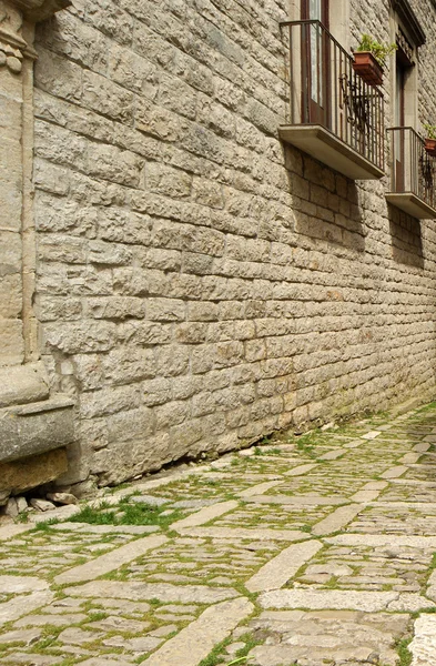 Eski sokaklar eski İtalyan tarzı. Erice, Sicilya, İtalya — Stok fotoğraf