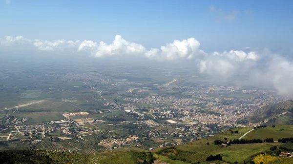 Paisagem de um vale montanhoso com vista aérea. Sicília — Fotografia de Stock