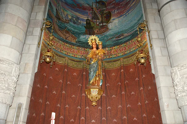 L'interno della chiesa Tibidabo, Barcellona, Spagna — Foto Stock