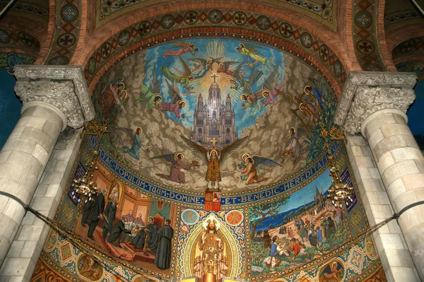 Interiér tibidabo církve, barcelona, Španělsko — Stock fotografie