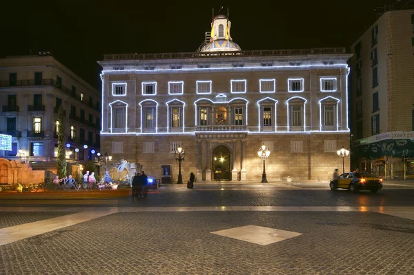 在晚上，巴塞罗那政府宫 — 图库照片