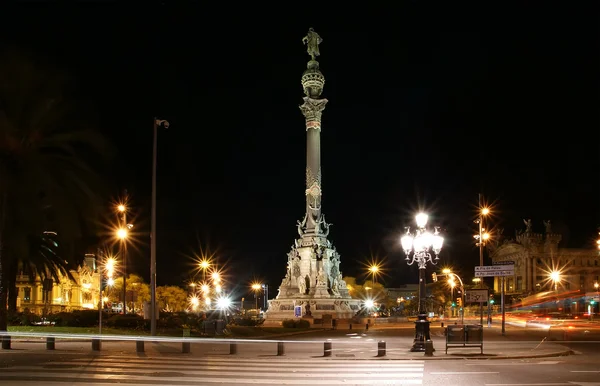 Chistopher 在晚上的哥伦布纪念碑。巴塞罗那 — 图库照片