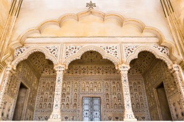 Agra fort Saray dış