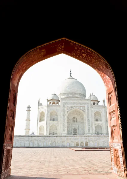Taj Mahal, India, Agra. Imagen con espacio de copia — Foto de Stock