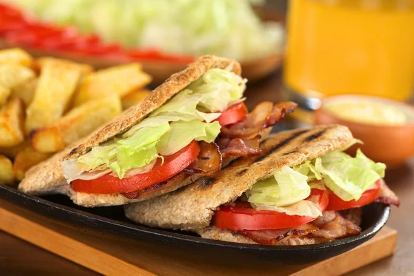 BLT Pita Sandwich — Stock Photo, Image