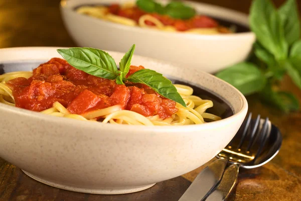 Espaguetis con Tomate —  Fotos de Stock