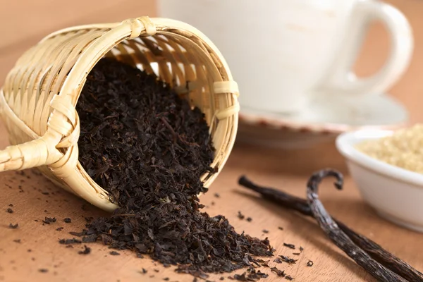 Čaj infuser s černého čaje — Stock fotografie