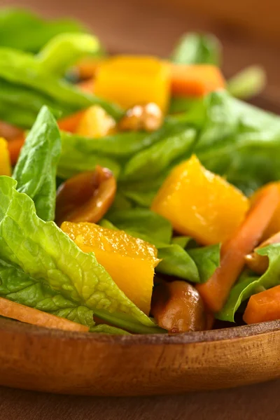 Insalata di carote di mango spinaci — Foto Stock