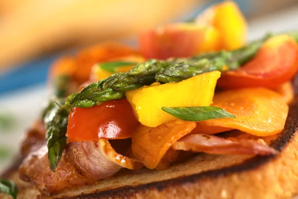 Pieczone szparagi kanapka — Zdjęcie stockowe