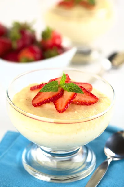 Semolina Pudding with Strawberry — Stock Photo, Image