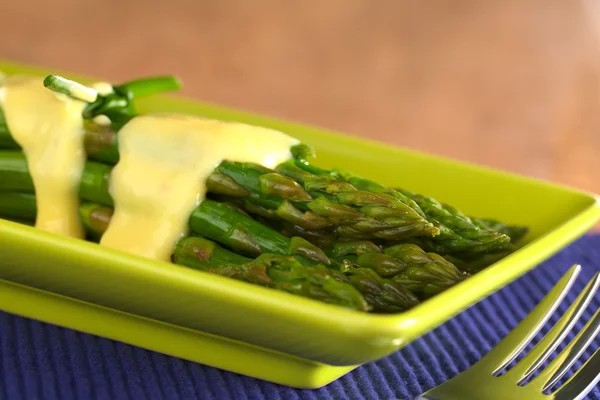 Green Asparagus with Hollandaise Sauce — Stock Photo, Image