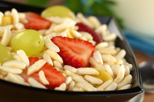 Puffed Rice Cereal with Fruits — Stock Photo, Image