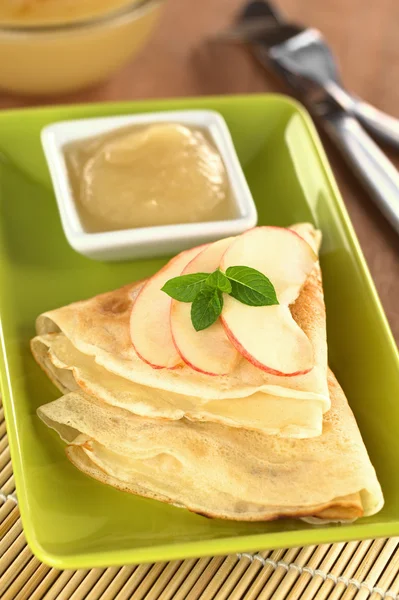 Crepes with Apple and Apple Sauce — Stock Photo, Image