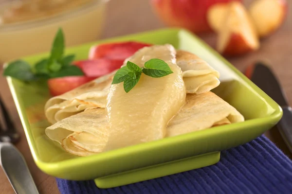 Crepes with Apple Sauce — Stock Photo, Image