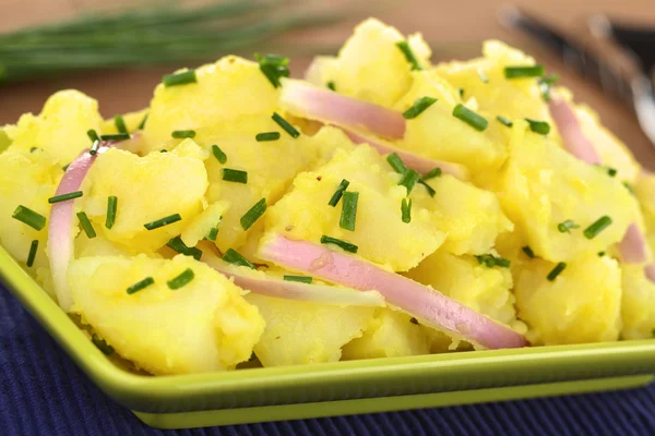 Salade de pommes de terre style souabe — Photo