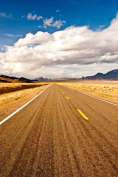 Long road in Desert Storm 2 — Stock Photo, Image