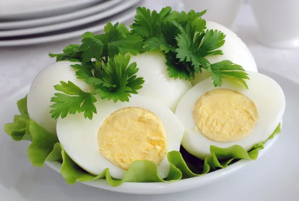 Gekookte eieren met kruiden in de context van — Stockfoto