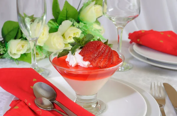 Dessert of yogurt with strawberry jelly — Stock Photo, Image