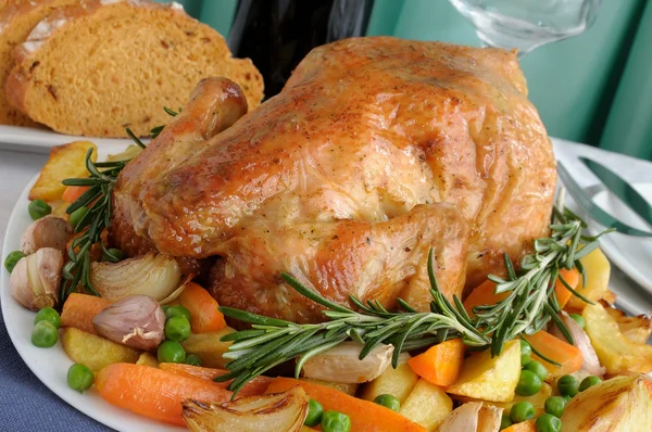 Pollo arrosto con verdure — Foto Stock