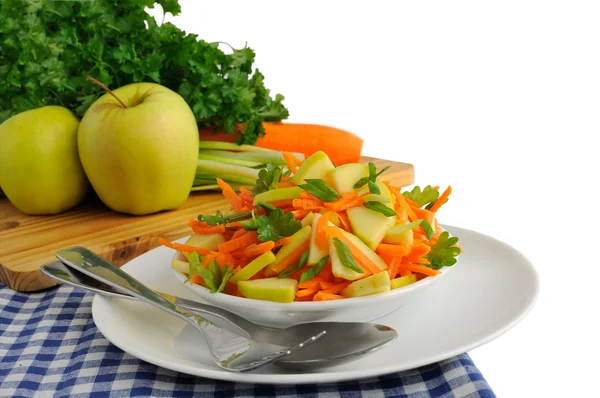 Ensalada de manzana y zanahoria con cebolla verde —  Fotos de Stock