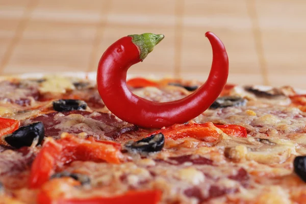 Pizza con peperoncino — Foto Stock