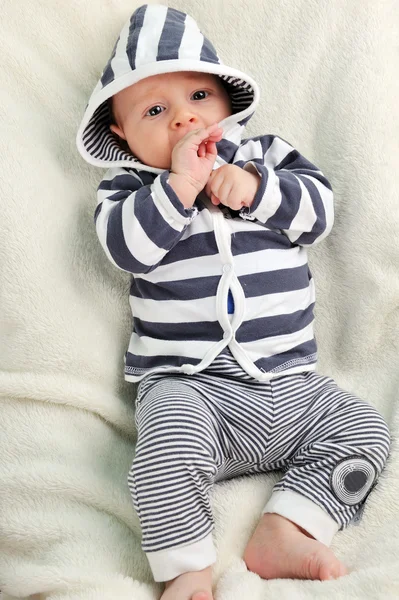 Niño en blusa rayada — Foto de Stock