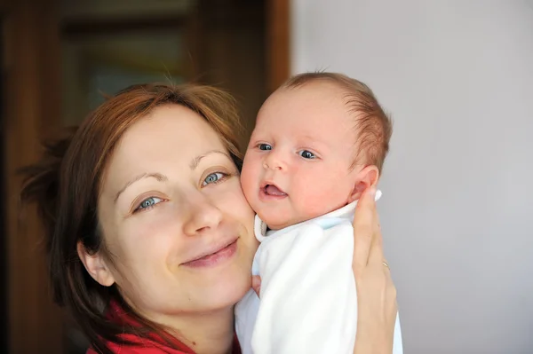 Baby und Mutter. lizenzfreie Stockbilder