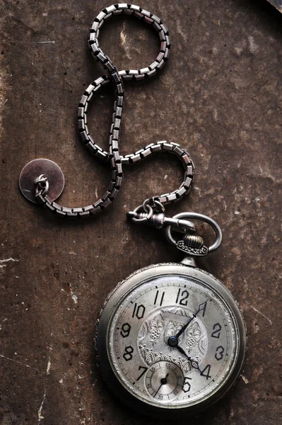 Sehr alte Uhr — Stockfoto
