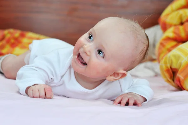 Bedårande lilla bebis — Stockfoto