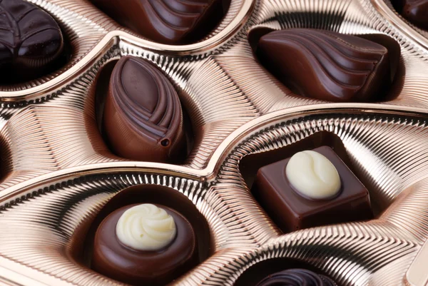 Choklad i folie box — Stockfoto
