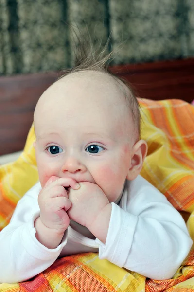 Bedårande lilla bebis — Stockfoto