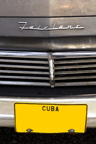 FAIRLANE. κλασσικό αμερικανικό αυτοκίνητο — Φωτογραφία Αρχείου