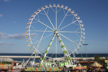 dönme dolap feria de abril amusement park,