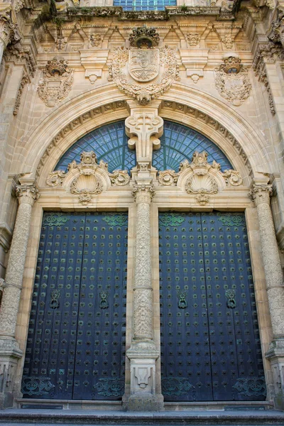 Deur van kathedraal - santiago de Compostella, Spanje — Stockfoto