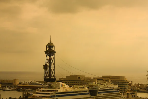 Wieża kolejki linowej w barcelona port — Zdjęcie stockowe