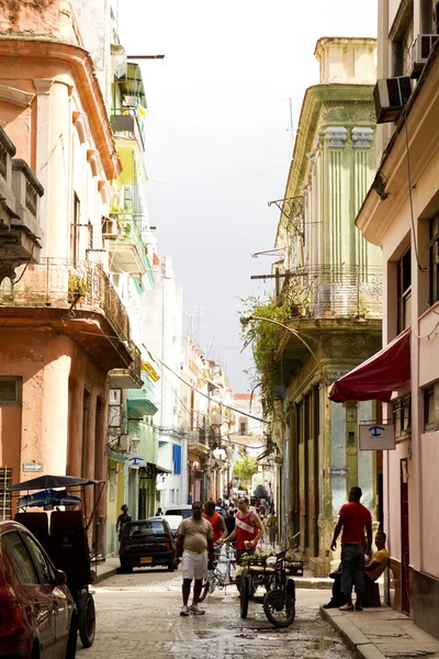 Cena diária em uma rua em Old Havana — Fotografia de Stock