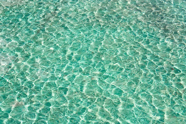 Hermosa piscina de agua clara —  Fotos de Stock