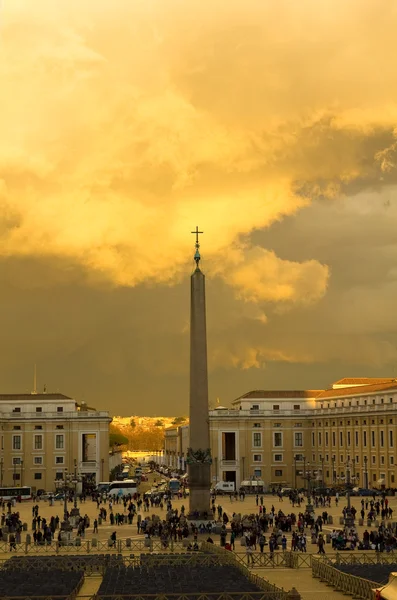 Zachód słońca w Placu Świętego Piotra, Watykan. — Zdjęcie stockowe