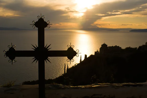 Kereszt a naplemente a Mount Athos, Görögország — Stock Fotó