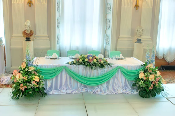 Роскошный свадебный стол — стоковое фото
