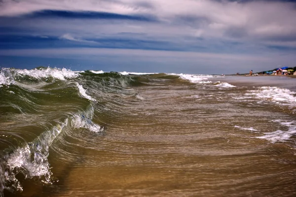 Schöne Wellen und Himmel — Stockfoto