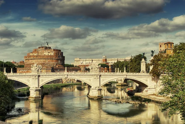 Pocztówka z Rzymu, Zamek Świętego Anioła, most Świętego Anioła — Zdjęcie stockowe