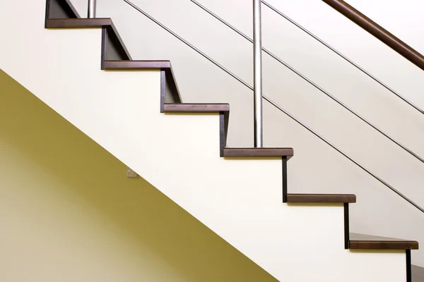 Yksinkertaiset portaat — kuvapankkivalokuva