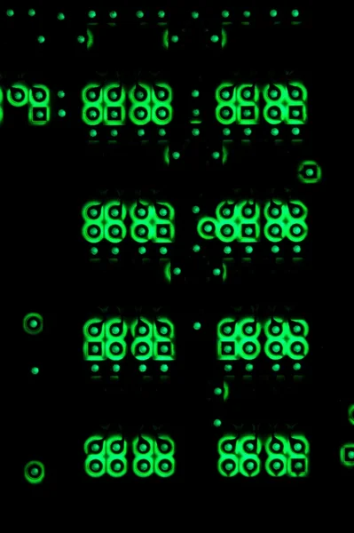 Placa de circuito impresso com pontos verdes — Fotografia de Stock