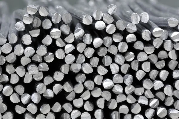 Aluminium ruwe stokken — Stockfoto