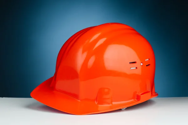 ブルー オレンジ色のハード帽子 — ストック写真