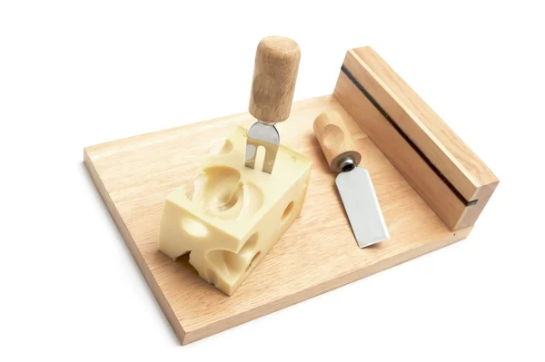 스위스 치즈 커팅 보드에 — 스톡 사진
