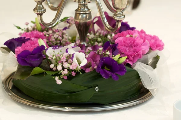 婚礼桌上花束 — 图库照片